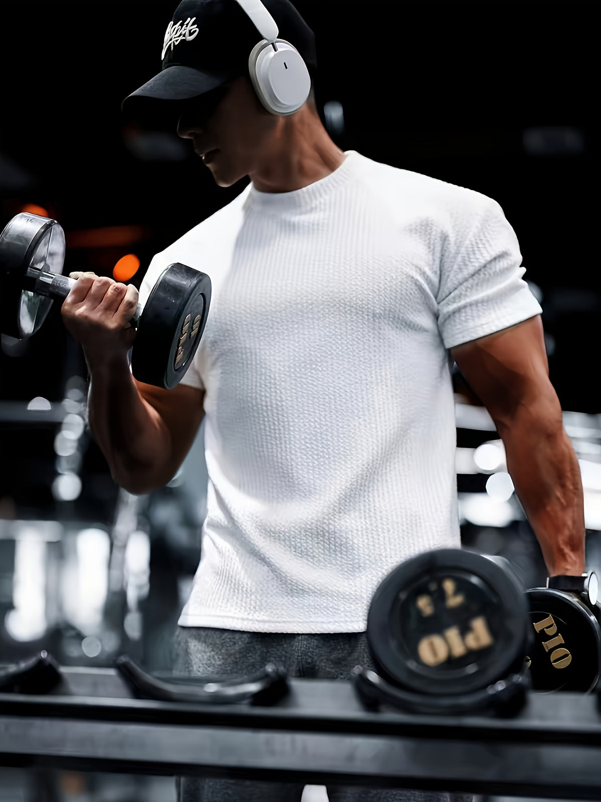Camiseta * masculina de manga curta em malha canelada, design elegante, casual e estiloso, perfeita para o verão, ideal para academia e treinos de fitness.