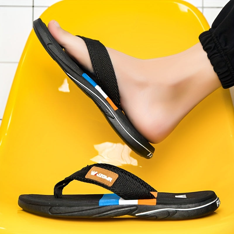 Chinelo masculino estiloso com bloco de cores, confortável, durável e antiderrapante, ideal para atividades ao ar livre no verão.